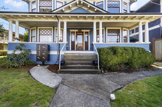 Blackwell Apartments in Tacoma, WA - Building Photo - Building Photo