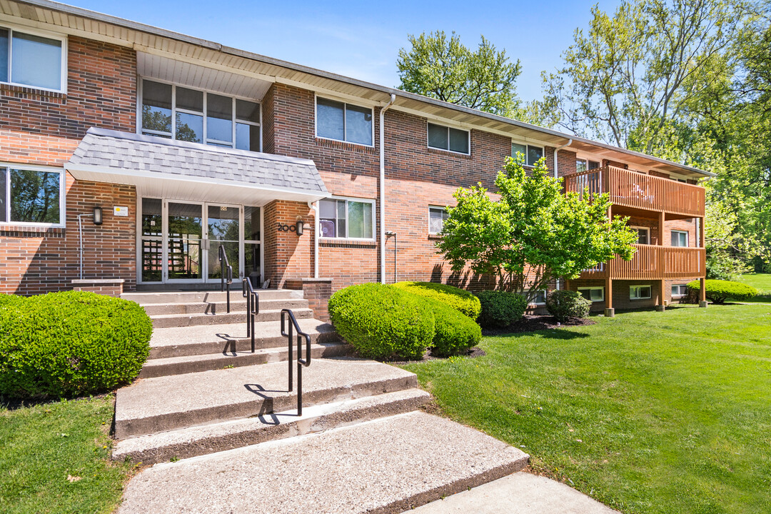 Iroquois Green in Louisville, KY - Building Photo