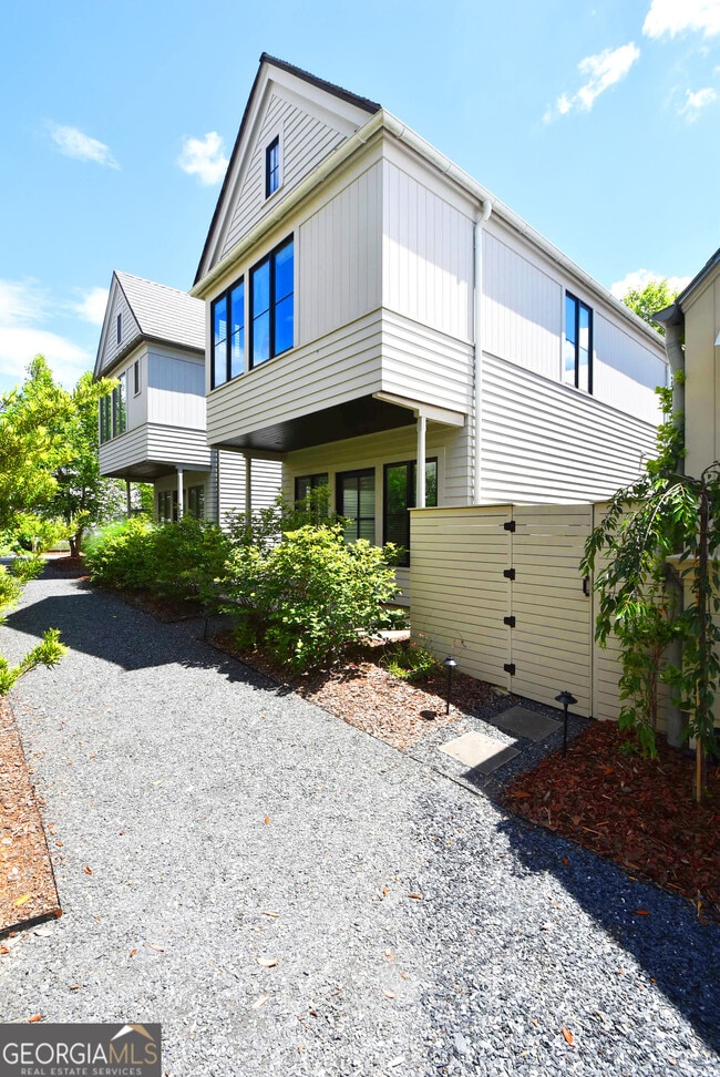 property at 195 Breakspear Ln