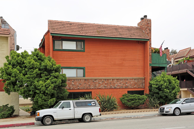 21782 Brookhurst St in Huntington Beach, CA - Foto de edificio - Building Photo