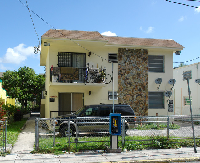 667 SW 3rd St in Miami, FL - Building Photo - Building Photo