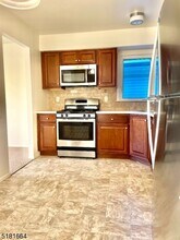 365 Patricia Ct in Union, NJ - Building Photo - Building Photo