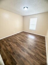 139 Elm St in Lockhart, TX - Building Photo - Building Photo