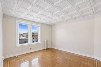 3718 Park Ave, Unit D2 in Weehawken, NJ - Foto de edificio - Building Photo