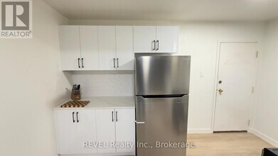 60 Triller Ave in Toronto, ON - Building Photo - Building Photo