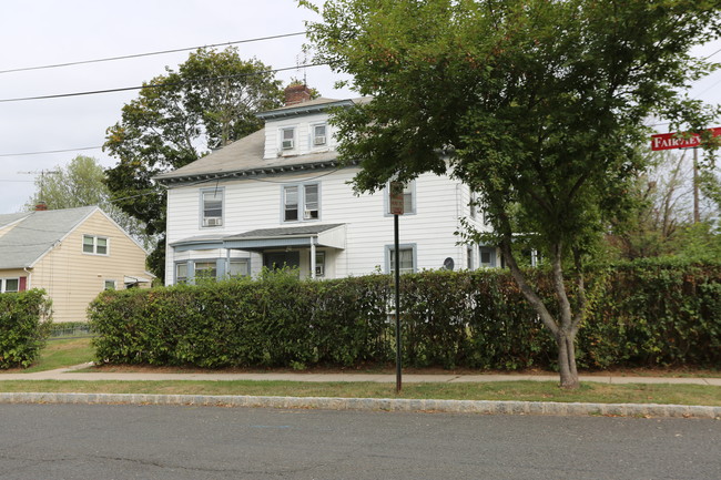 105 Fairview Ave in Somerville, NJ - Building Photo - Building Photo