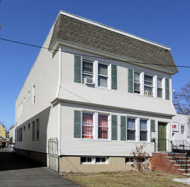 828 Spring St in Elizabeth, NJ - Building Photo - Building Photo