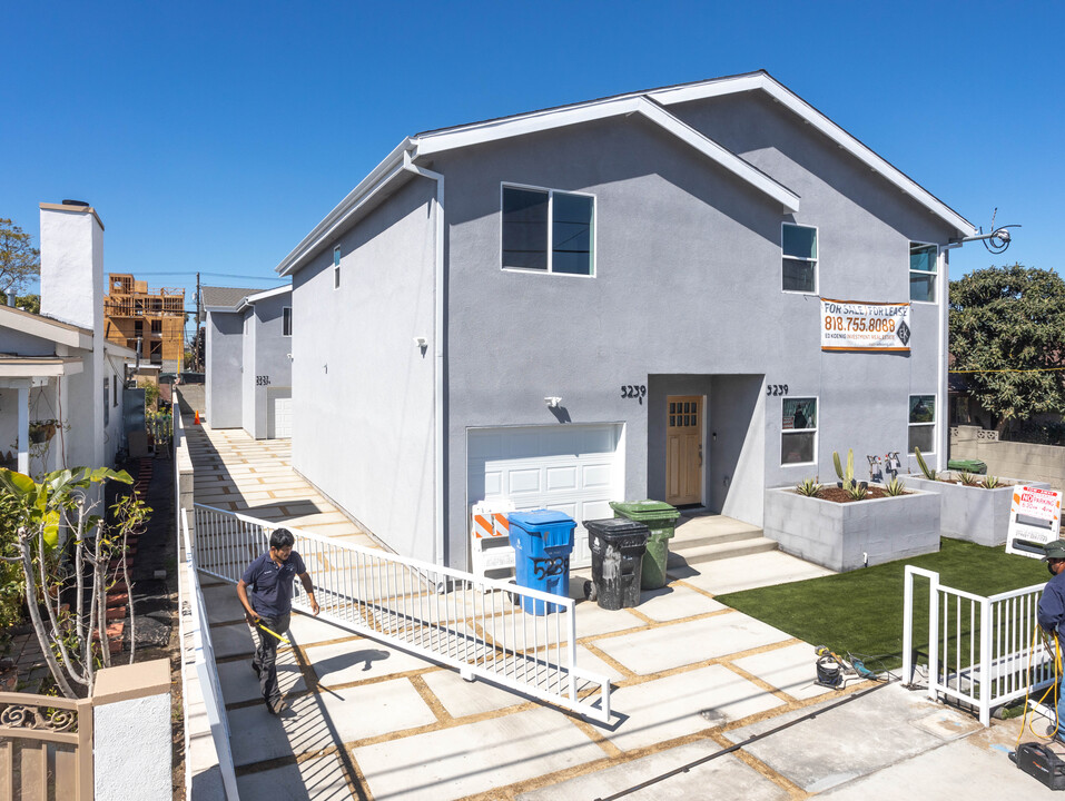 5239 Auckland Ave in North Hollywood, CA - Building Photo