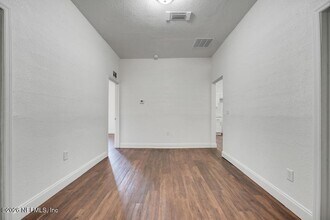 2410 Mc Quade St in Jacksonville, FL - Building Photo - Building Photo