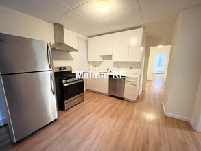 1572 Tremont St, Unit 1 in Boston, MA - Building Photo - Building Photo