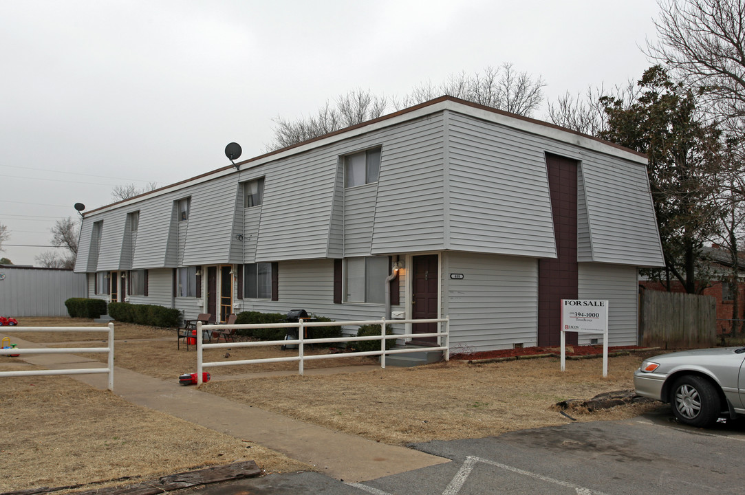 Twin Villas in Jenks, OK - Building Photo