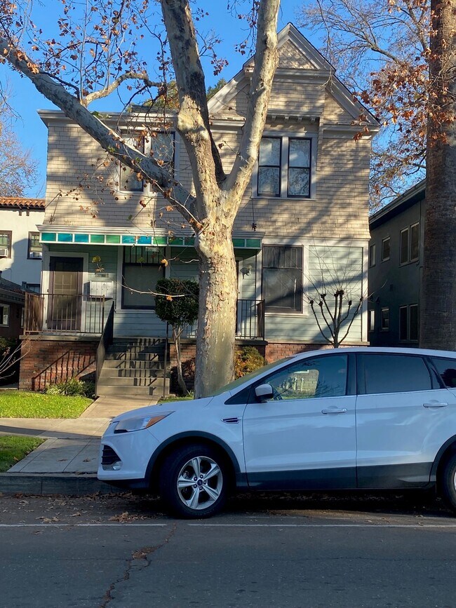 2707 I St, Unit 3 in Sacramento, CA - Building Photo - Building Photo