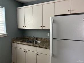 1404 Quitaca Dr in Edinburg, TX - Building Photo - Building Photo