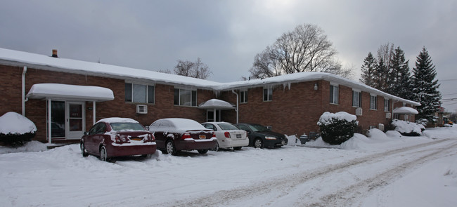 Westport Manor Apartments in Rochester, NY - Building Photo - Building Photo