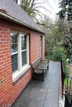 935 NE B St in Pullman, WA - Foto de edificio - Building Photo