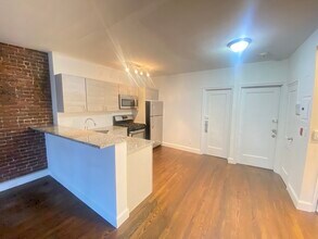 228 Commonwealth Ave, Unit 1 in Boston, MA - Building Photo - Building Photo