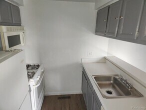 8904 Shawn Dr in Sterling Heights, MI - Building Photo - Building Photo