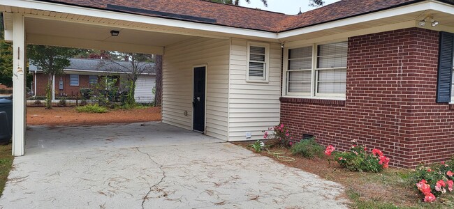 704 W 27th St in Lumberton, NC - Foto de edificio - Building Photo