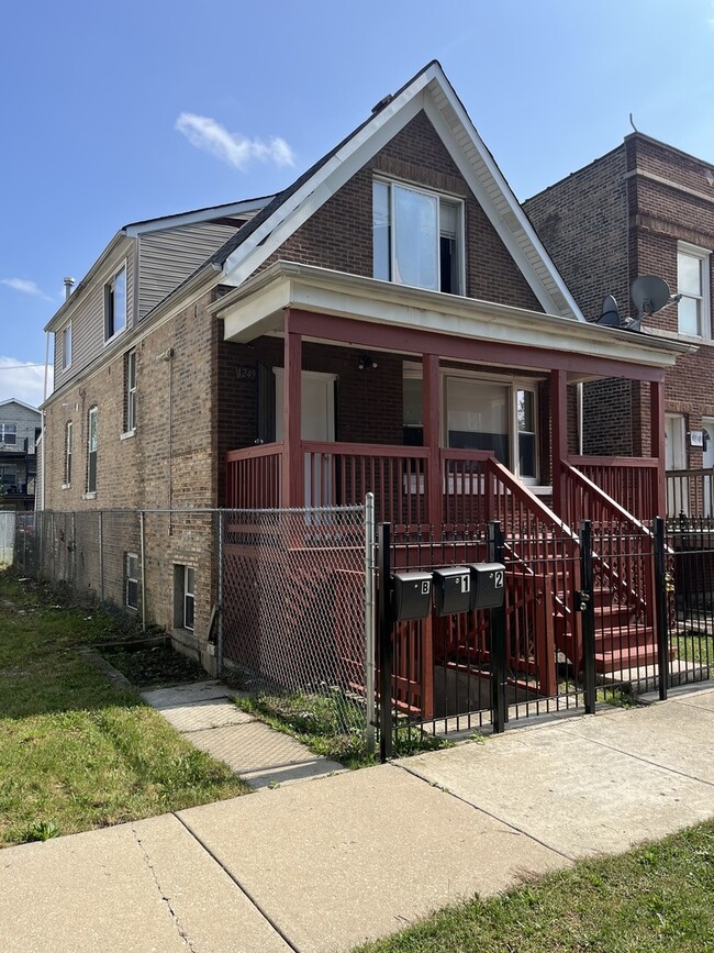1249 S Kolin Ave in Chicago, IL - Building Photo - Building Photo