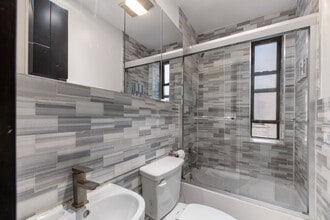 4 W 108th St, Unit 20, New York in New York, NY - Building Photo - Building Photo