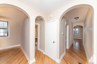 894 Green Bay Rd, Unit 896A-18 in Winnetka, IL - Building Photo - Building Photo