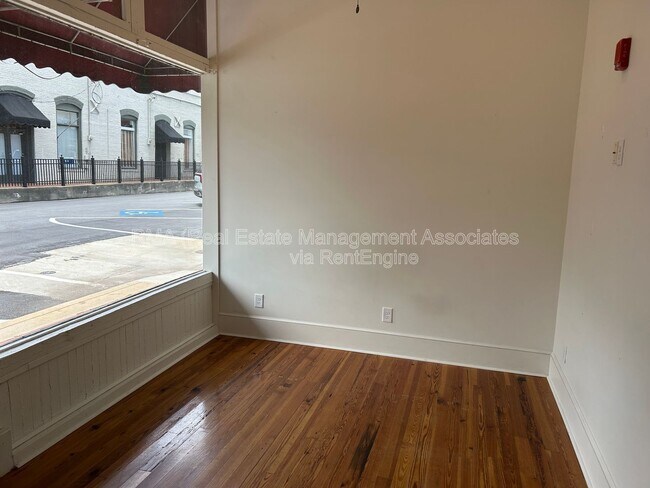 215 Main St in Barnesville, GA - Building Photo - Building Photo