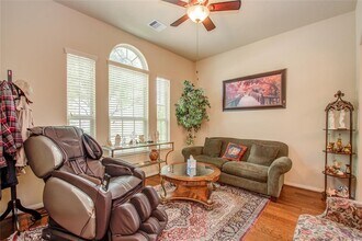 8215 Laughing Falcon Trail in Conroe, TX - Building Photo - Building Photo