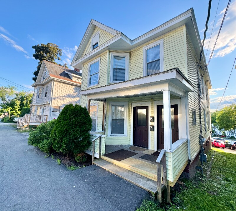 66 Center St in Bangor, ME - Building Photo