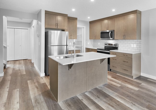 property at 1376 Erker Cres NW