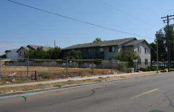 Melody Lane Apartments in El Cajon, CA - Building Photo - Building Photo