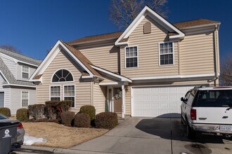 Witchduck Lake Condominiums in Virginia Beach, VA - Building Photo - Building Photo