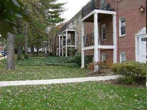 Holly House Apartments in Catonsville, MD - Building Photo - Building Photo