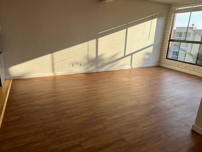 1440 Veteran Ave, Unit 510 in Los Angeles, CA - Building Photo - Building Photo
