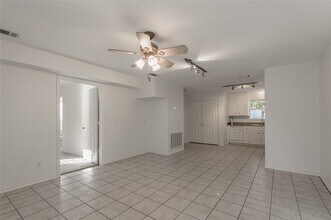 2118 Avenue M in Huntsville, TX - Building Photo - Building Photo