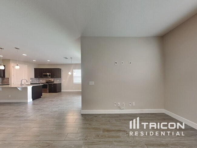 324 Terracotta Terrace in Howey In The Hills, FL - Building Photo - Building Photo