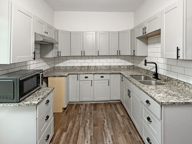 2424 Mckinley Ave in Fort Worth, TX - Building Photo - Building Photo