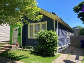 21 College St in Buffalo, NY - Building Photo