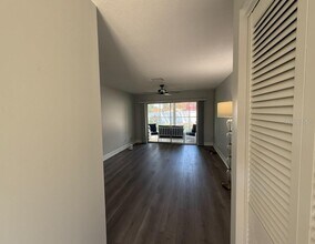 2821 Swifton Dr in Sarasota, FL - Building Photo - Building Photo