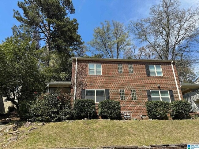 property at 1006 Broadway St