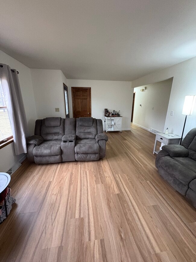 2940 N 184th St in Brookfield, WI - Building Photo - Building Photo