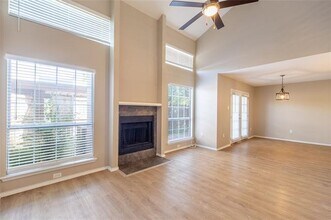 13234 Woodbend Ln in Dallas, TX - Building Photo - Building Photo