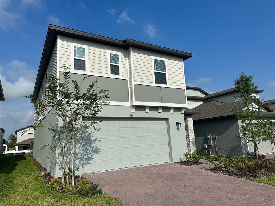 2460 Gold Dust Dr in Minneola, FL - Building Photo