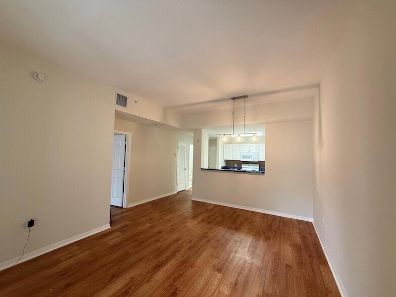 1200 Town Center Dr, Unit 206 in Jupiter, FL - Building Photo