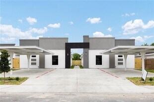20 Acacia St in Alamo, TX - Building Photo