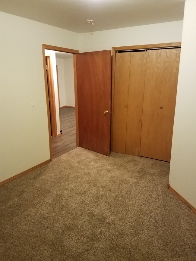 1616 Lake Elmo Dr in Billings, MT - Building Photo - Building Photo