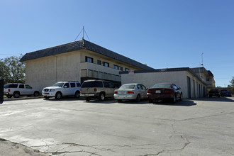 15615 Tokay St in Victorville, CA - Foto de edificio - Primary Photo