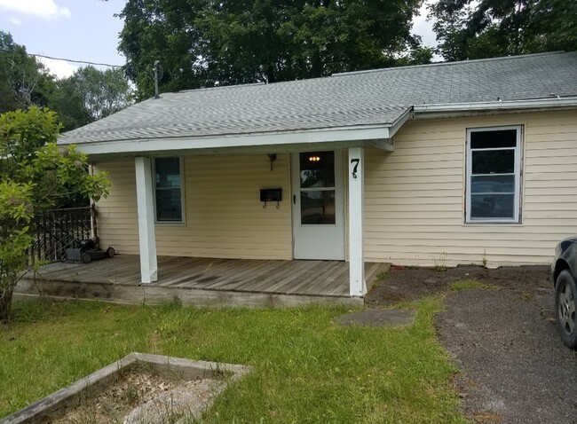 property at 7 The Circuit St