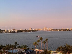 7501 E Treasure Dr in North Bay Village, FL - Building Photo - Building Photo