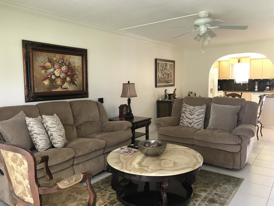 9440 SW 8th St-Unit -203 in Boca Raton, FL - Building Photo