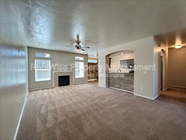 5280 N Midnight Haze Way in Meridian, ID - Building Photo - Building Photo